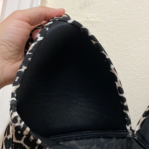 Calvin Klein animal print 1- piece bathing suit - Picture 4 of 6